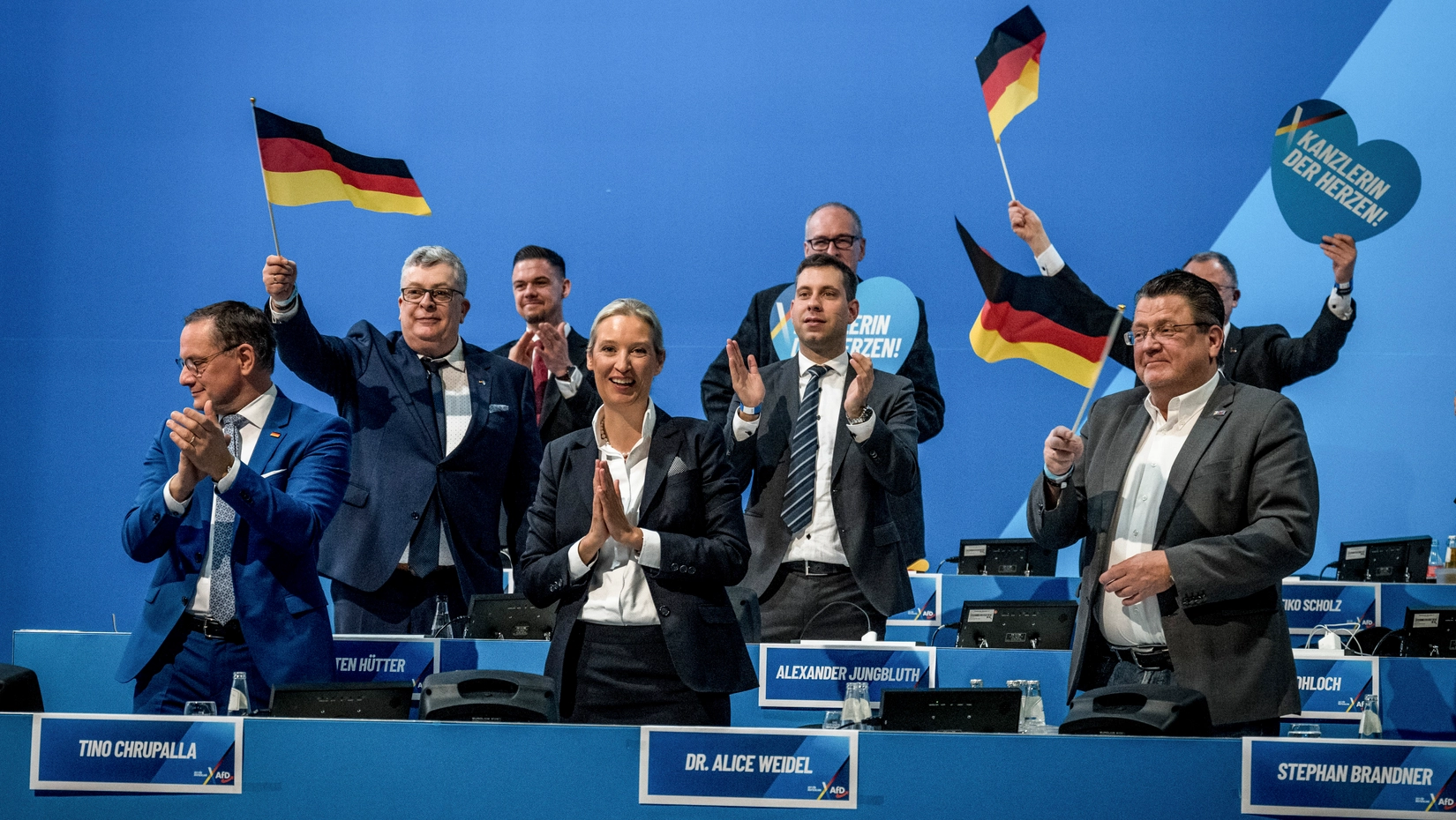 Wie die extreme Rechte an sicherheitsrelevante Informationen kommen will 